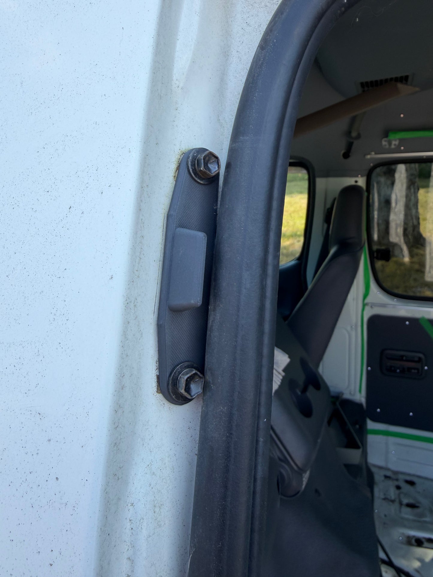 HiYota upper sliding door guide for Toyota HiAce H100 1989-2004, custom 3D printed in Canada from high-performance engineering plastic, heavy-duty OEM replacement with 5-year warranty. 6941695J01 6941626010