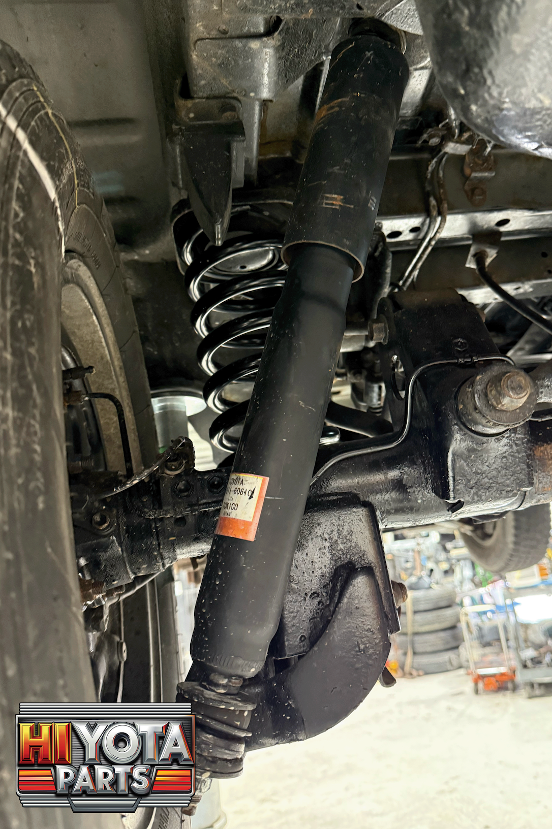 ハイエース 1989-2004 用 リア KYB ショックアブソーバー