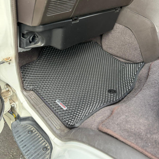 Car Mats Fronts only Hiace 1989-2004