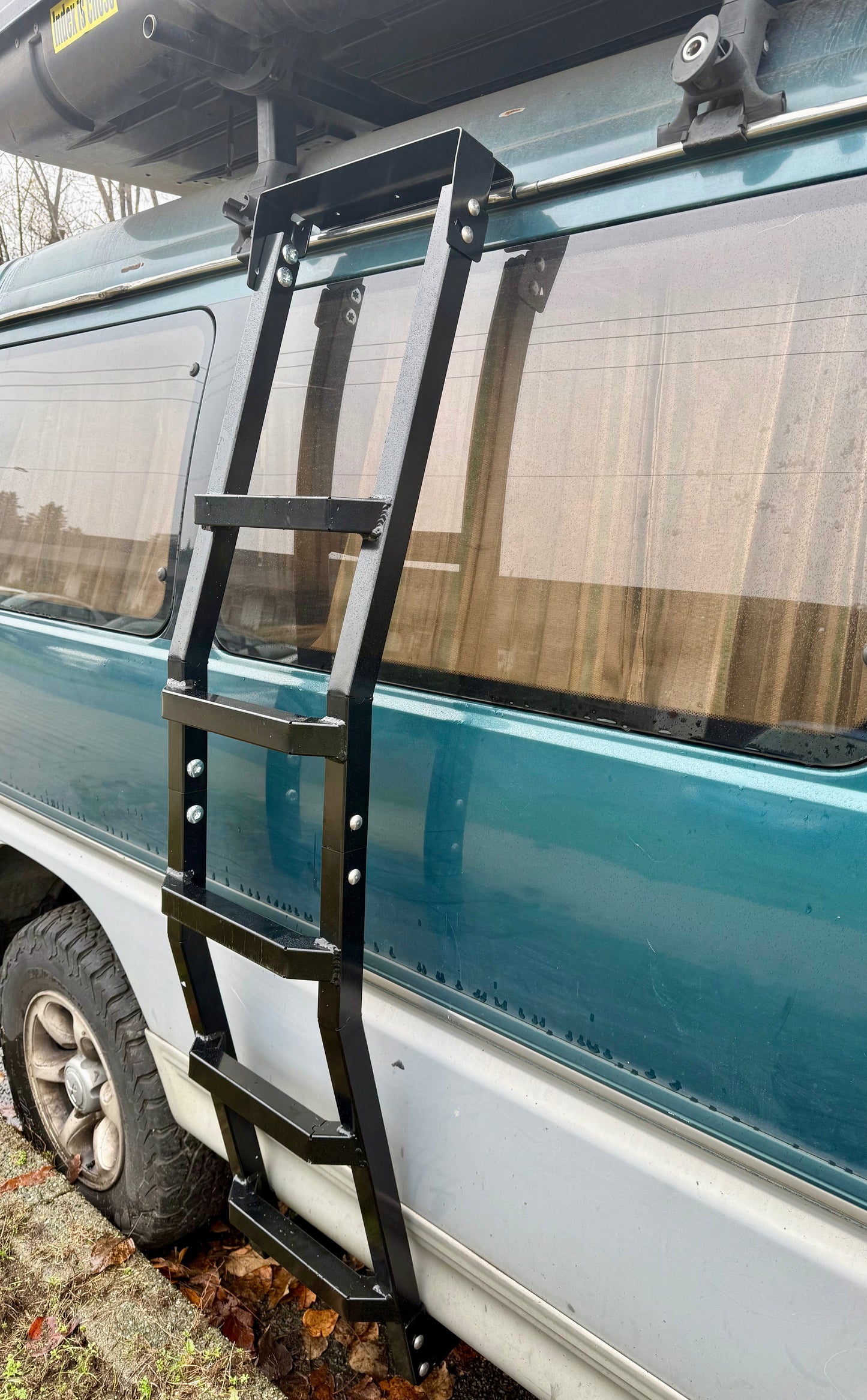 リアラダー デリカ L400 ハイルーフ