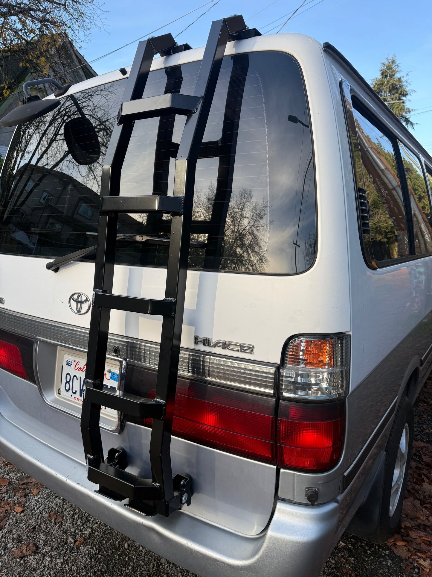 ハイエース 1989-2004 ロールーフ アルミラダー 右側