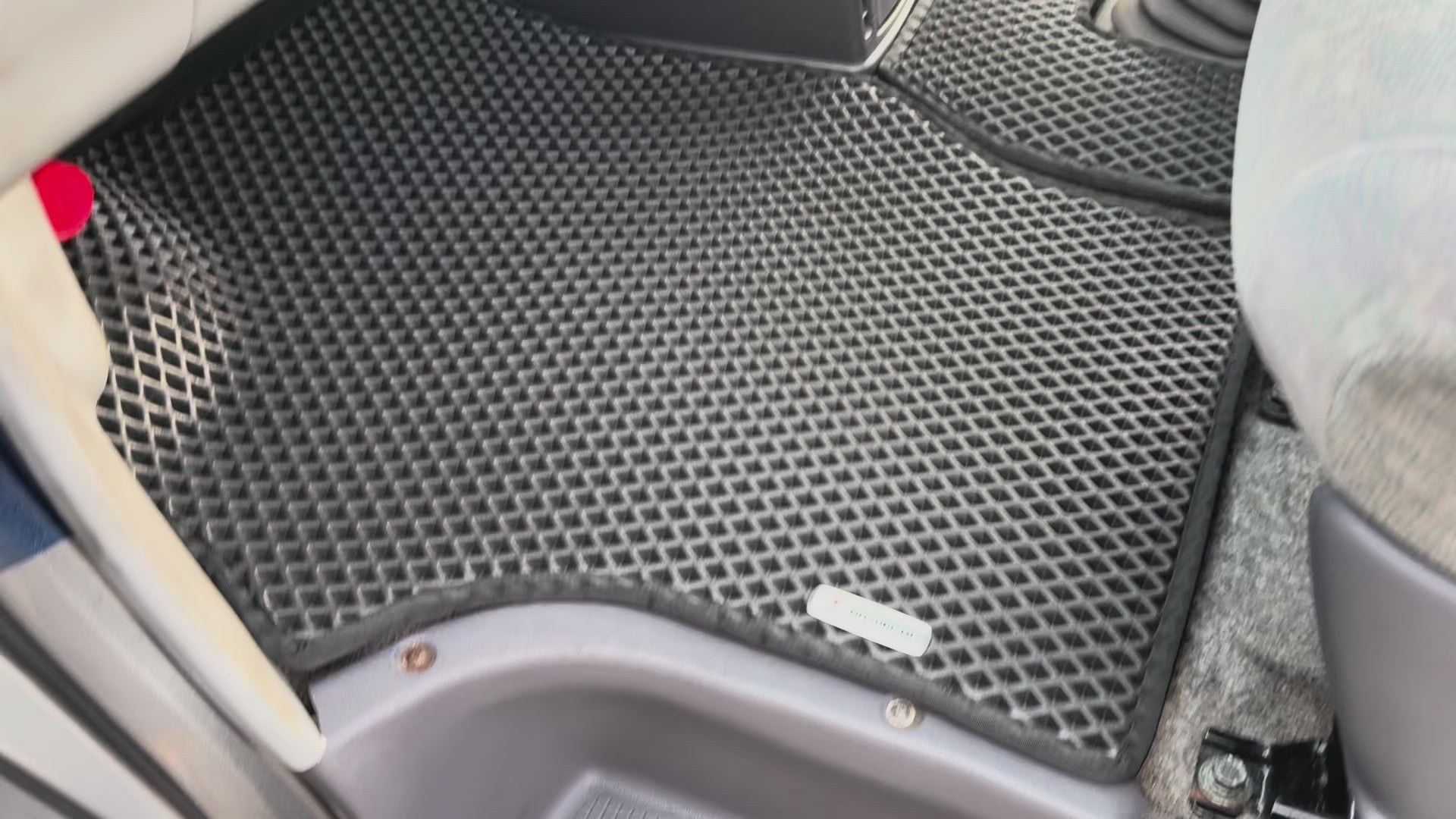 Delica l400 custom front mats video
